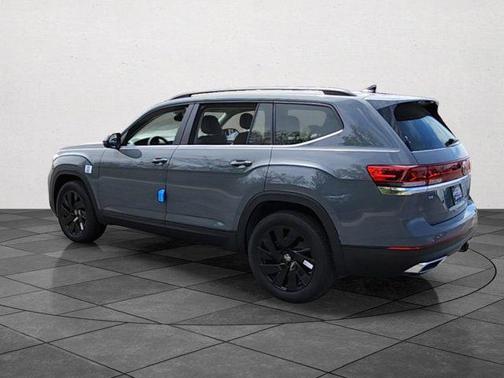 2025 Volkswagen Atlas 2.0T SE w/Technology 4MOTION