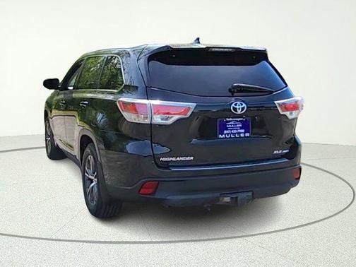 Midnight Black Metallic 2016 Toyota Highlander XLE