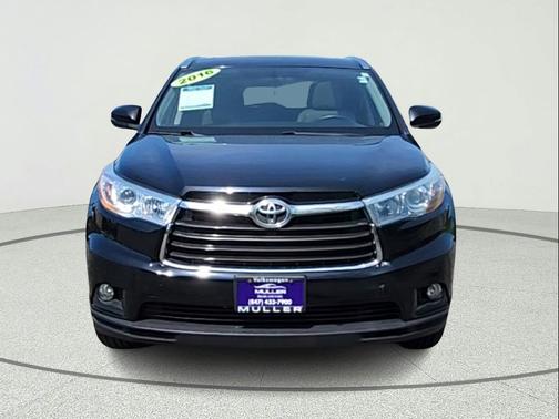 Midnight Black Metallic 2016 Toyota Highlander XLE