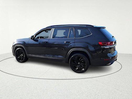 2022 Volkswagen Atlas 3.6L SE w/Technology