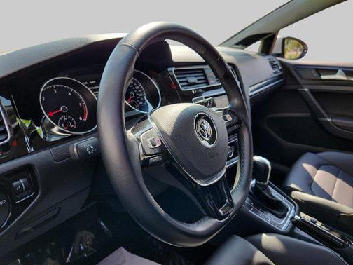 2015 Volkswagen Golf SportWagen TDI SEL 4-Door