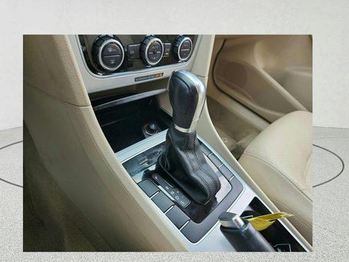 2012 Volkswagen Passat 2.5 SE