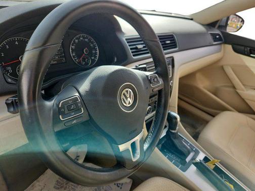 2012 Volkswagen Passat 2.5 SE