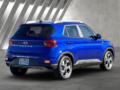 2022 Hyundai VENUE SEL