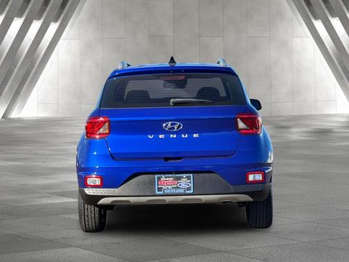 2022 Hyundai VENUE SEL