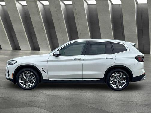 Mineral White Metallic 2024 BMW X3 xDrive30i