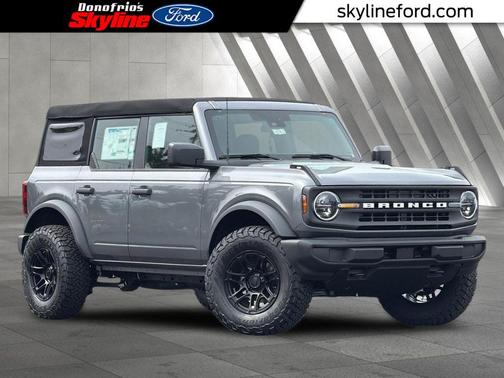 Carbonized Gray Metallic 2025 Ford Bronco Base SUV