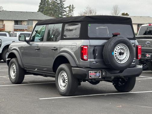 2025 Ford Bronco Base