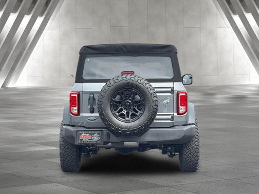 Carbonized Gray Metallic 2025 Ford Bronco Base