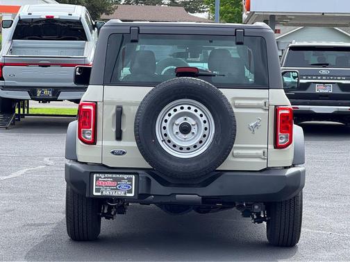 2025 Ford Bronco Base
