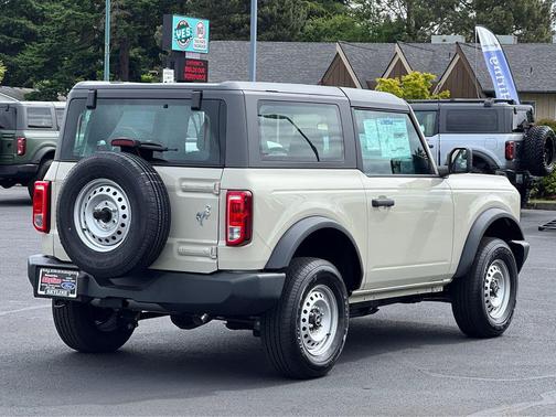 2025 Ford Bronco Base