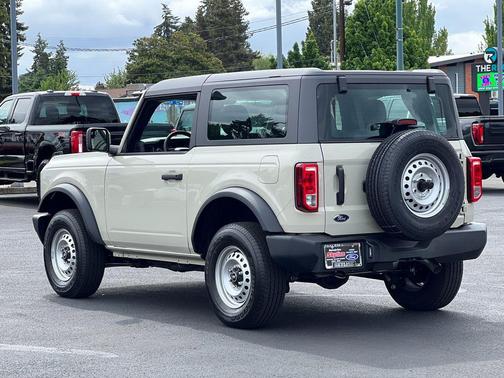 2025 Ford Bronco Base