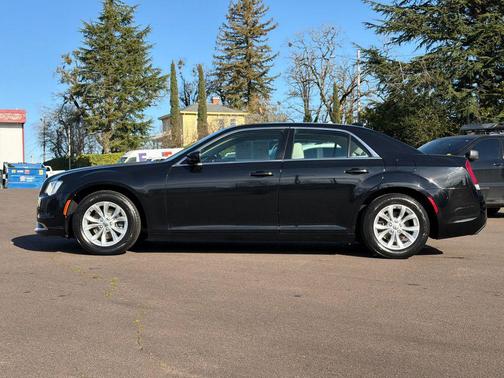2015 Chrysler 300 Limited
