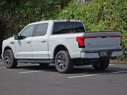 2024 Ford F-150 Lightning LARIAT