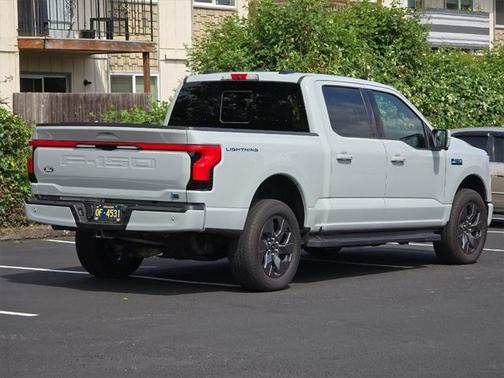 2024 Ford F-150 Lightning LARIAT