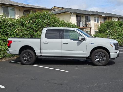 2024 Ford F-150 Lightning LARIAT