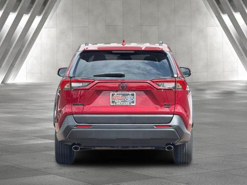 Pearl 2022 Toyota RAV4 XLE