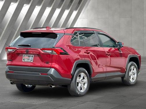 Pearl 2022 Toyota RAV4 XLE