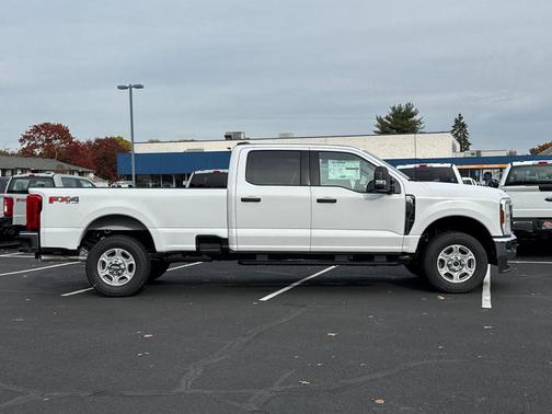 2026 Ford F-350 XLT