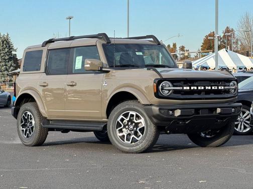 2025 Ford Bronco Outer Banks