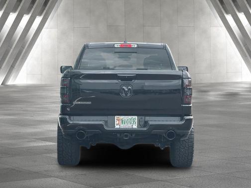 Diamond Black Crystal Pearlcoat 2019 RAM 1500 Big Horn