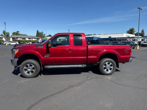 Ruby Red Metallic Tinted Clearcoat 2016 Ford F-350 Lariat