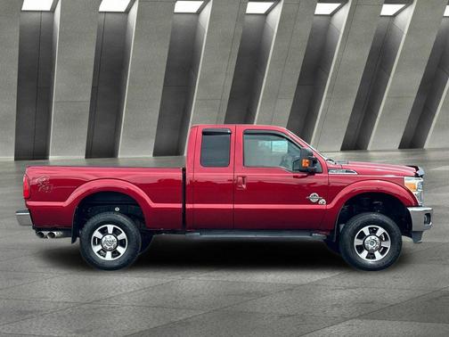 Ruby Red Metallic Tinted Clearcoat 2016 Ford F-350 Lariat