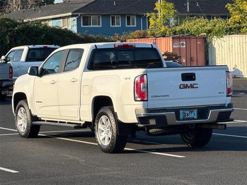 Summit White 2018 GMC Canyon SLE