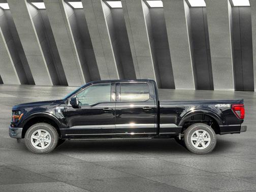 Agate Black Metallic 2026 Ford F-150 XLT