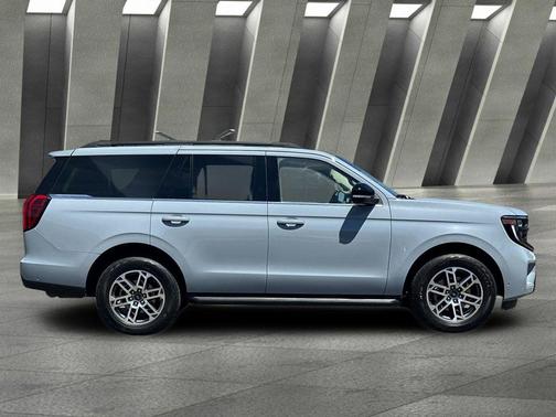 Gray Metallic 2025 Ford Expedition Active