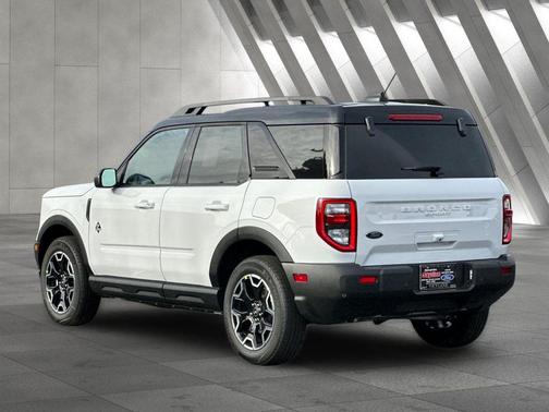 Oxford White 2025 Ford Bronco Sport Outer Banks