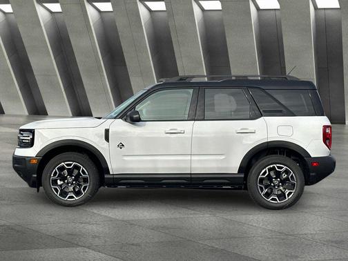 Oxford White 2025 Ford Bronco Sport Outer Banks
