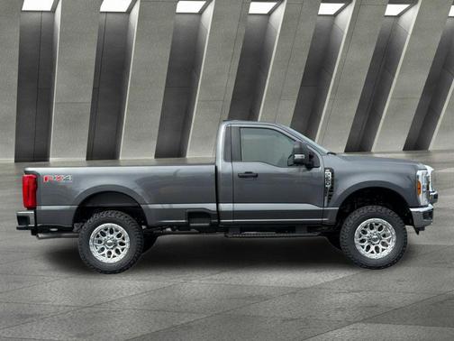 Carbonized Gray Metallic 2026 Ford F-250 XLT