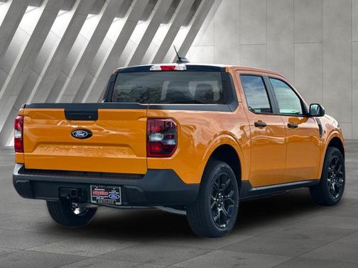 Orange Fury Metallic Tri-Coat 2026 Ford Maverick XLT