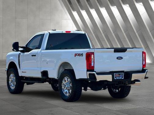 Oxford White 2023 Ford F-350 XLT