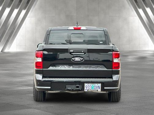 Shadow Black 2025 Ford Maverick Lobo High