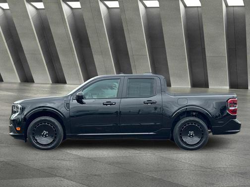 Shadow Black 2025 Ford Maverick Lobo High