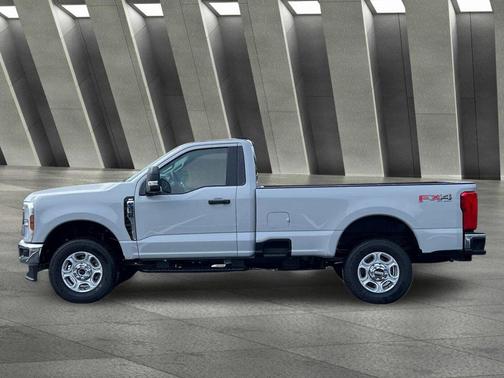 2025 Ford F-350 XLT