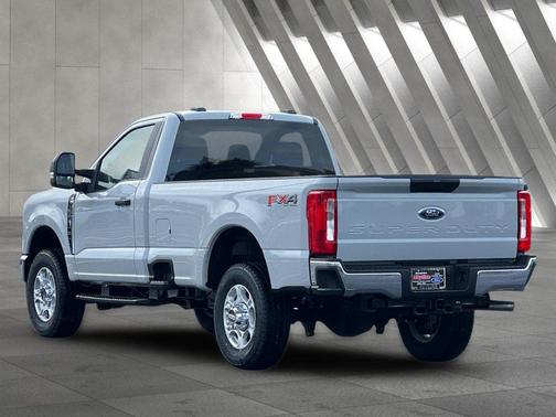 2025 Ford F-350 XLT