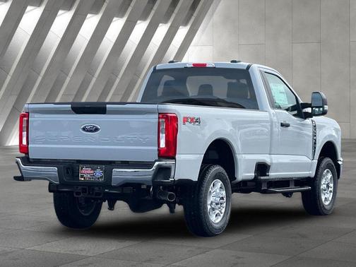 2025 Ford F-350 XLT