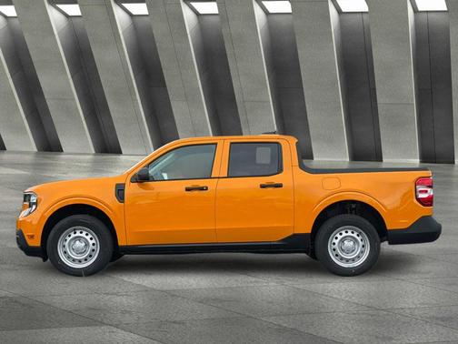 Orange Fury Metallic Tri-Coat 2026 Ford Maverick XL