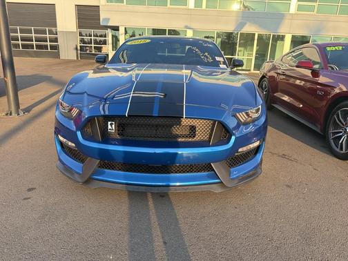 2018 Ford Shelby GT350 Base