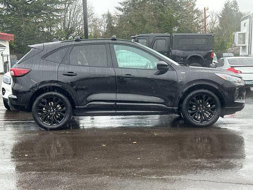 2024 Ford Escape ST-Line Elite