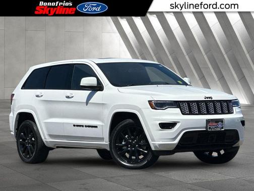 Bright White Clearcoat 2022 Jeep Grand Cherokee Laredo