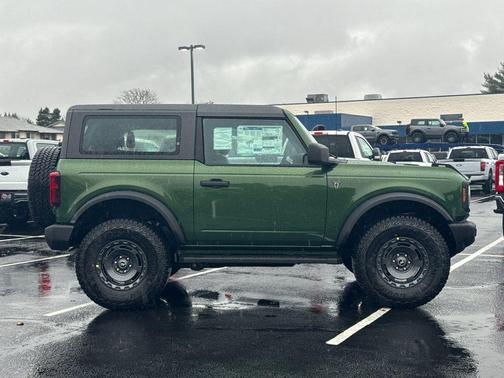 2025 Ford Bronco Base