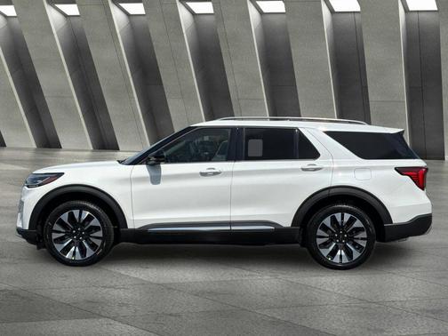 Star White Metallic Tri-Coat 2026 Ford Explorer Platinum