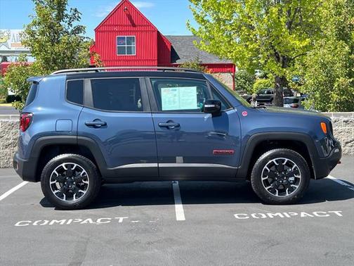 2023 Jeep Renegade Trailhawk