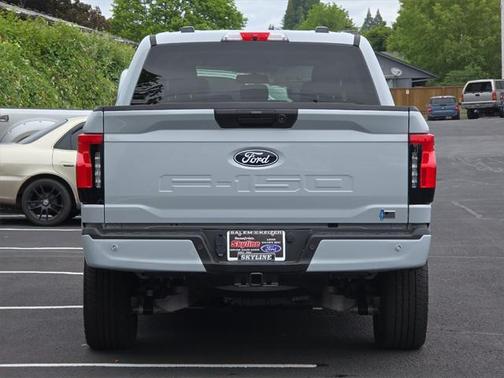 2025 Ford F-150 Lightning Flash