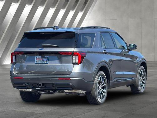 Carbonized Gray Metallic 2026 Ford Explorer ST-Line
