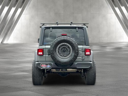 Sting-Gray Clearcoat 2021 Jeep Wrangler Willys